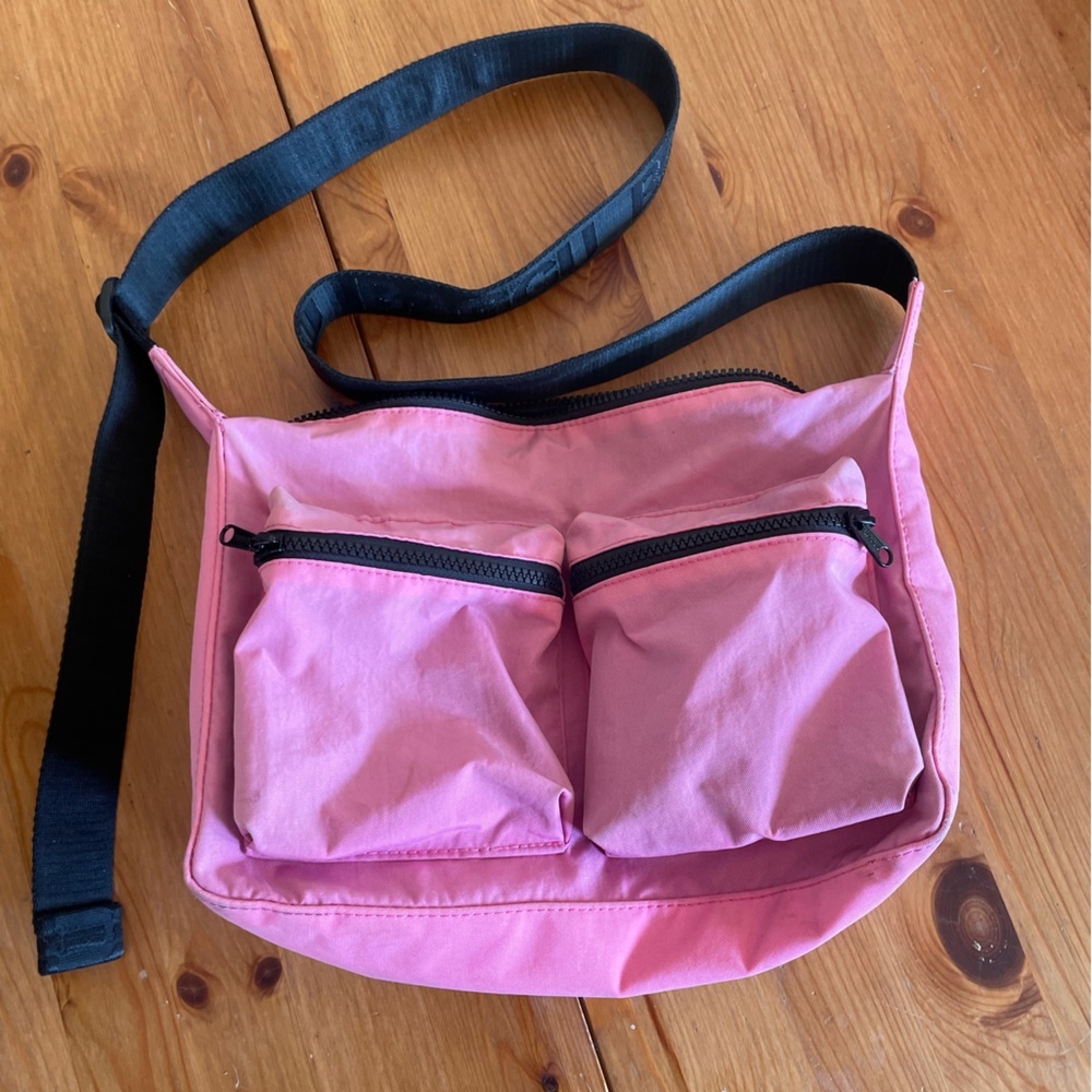 Baggu Medium Crossbody Cargo Bag - Discontinued Pink!